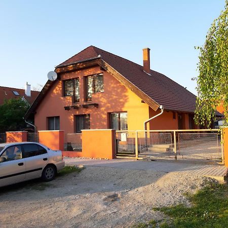 Napos Vendégház Győr Extérieur photo