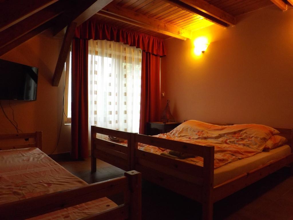 Napos Vendégház Győr Extérieur photo