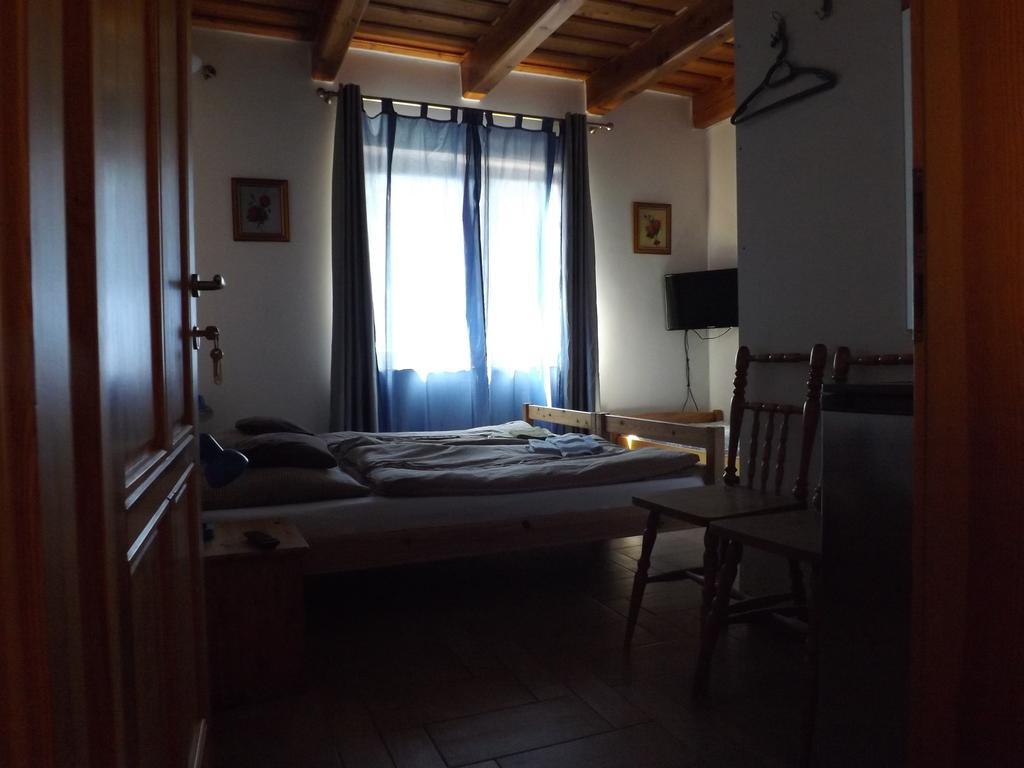 Napos Vendégház Győr Extérieur photo