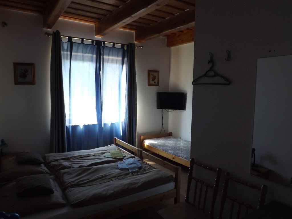 Napos Vendégház Győr Extérieur photo