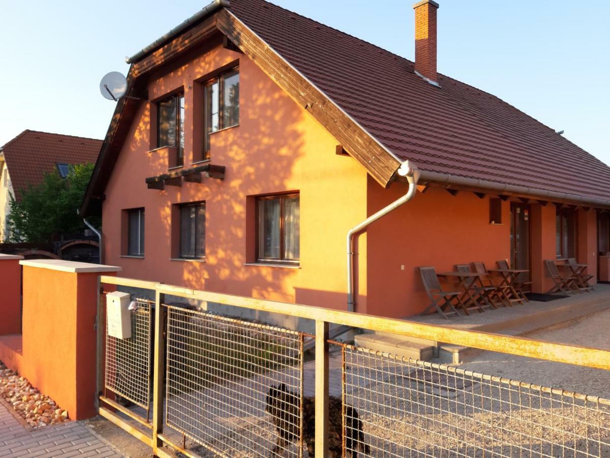 Napos Vendégház Győr Extérieur photo