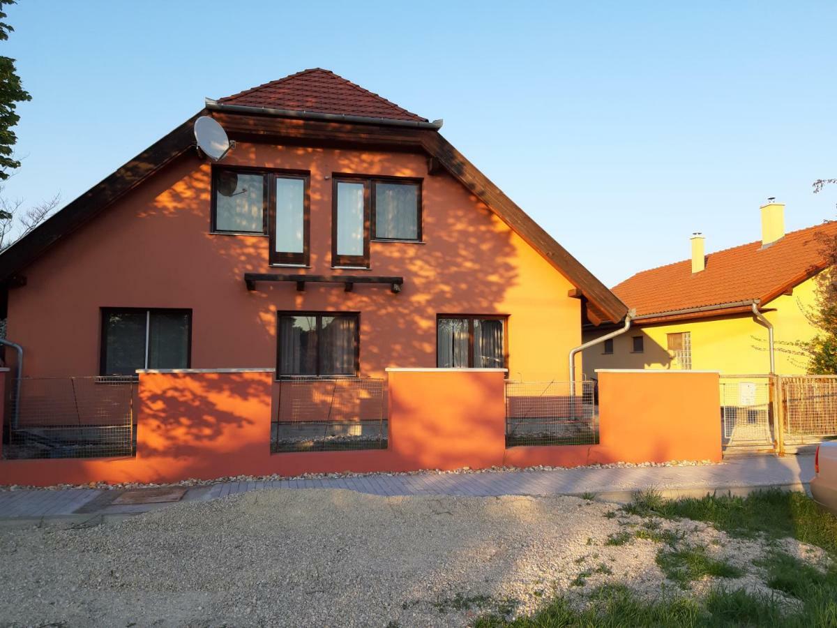Napos Vendégház Győr Extérieur photo